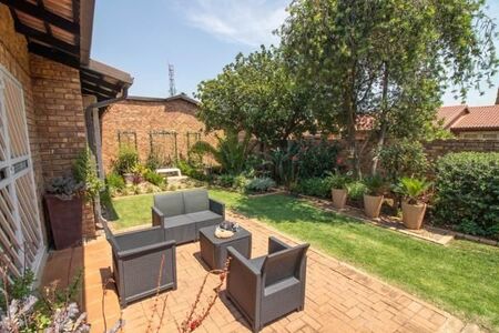 2 Bedroom Cluster in Glen Marais