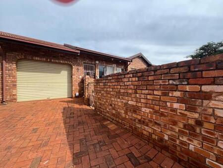 3 Bedroom Townhouse in Birchleigh North