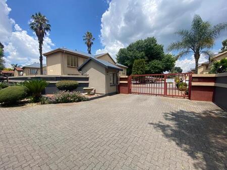 2 Bedroom Townhouse in Lakefield