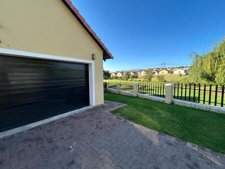 3 Bedroom House in Kosmosdal