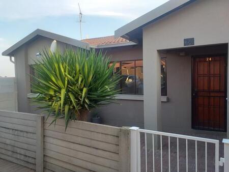 2 Bedroom Simplex in Meyersdal