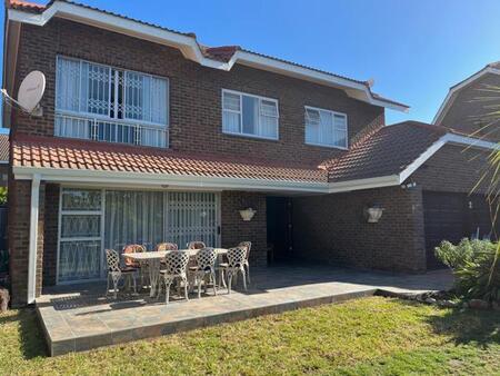 4 Bedroom Duplex in Summerstrand