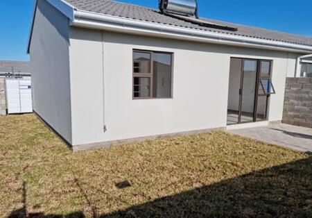 2 Bedroom Townhouse in Gonubie