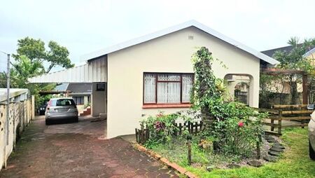 3 Bedroom House in Woodhurst