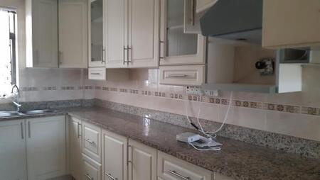 2 Bedroom Flat in Amanzimtoti