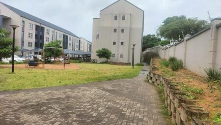 2 Bedroom Apartment in Athlone Park