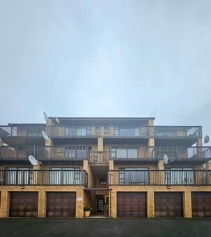 2 Bedroom Apartment in Amanzimtoti