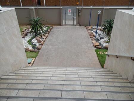 2 Bedroom Apartment in Amanzimtoti