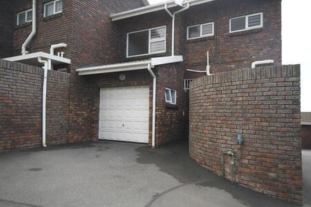 3 Bedroom Townhouse in Amanzimtoti
