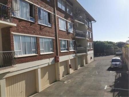 2 Bedroom Apartment in Amanzimtoti