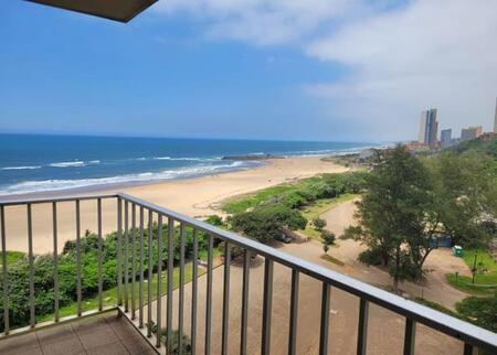 2 Bedroom Apartment in Amanzimtoti