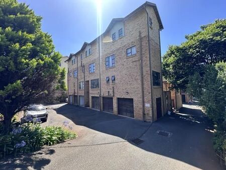 2 Bedroom Apartment in Amanzimtoti