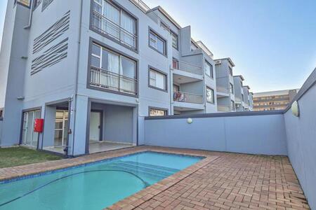 2 Bedroom Apartment in Athlone Park
