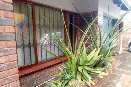 2 Bedroom Apartment in Amanzimtoti
