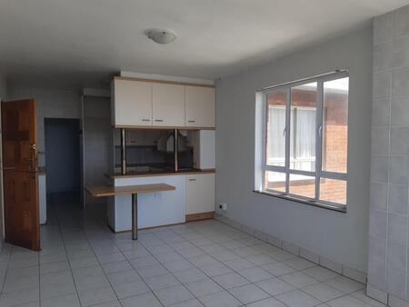 1.5 Bedroom Flat in Amanzimtoti