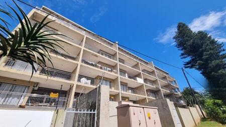 3 Bedroom Apartment in Athlone Park