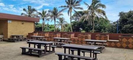 2 Bedroom Apartment in Amanzimtoti