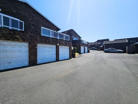 3 Bedroom Duplex in Athlone Park