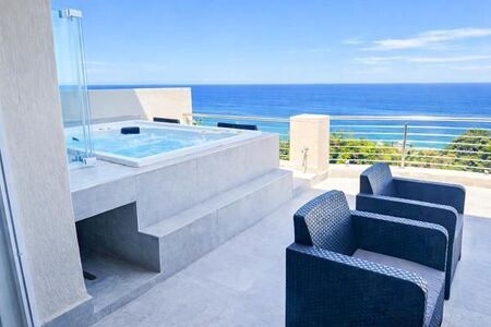 4 Bedroom Apartment in Simbithi Estate