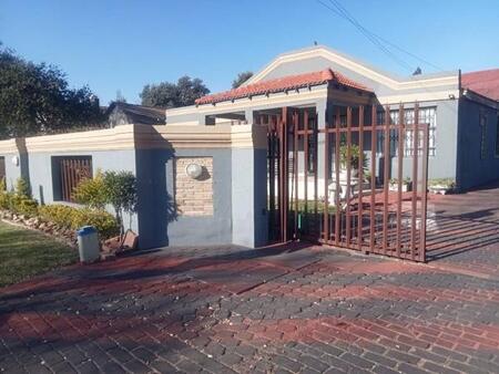 4 Bedroom House in Witpoortjie