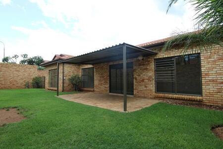 3 Bedroom Cluster in Radiokop