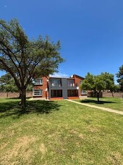 2 Bedroom Apartment in Ruimsig