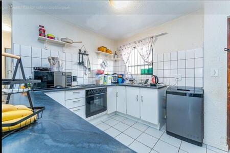 2 Bedroom Apartment in Grobler Park