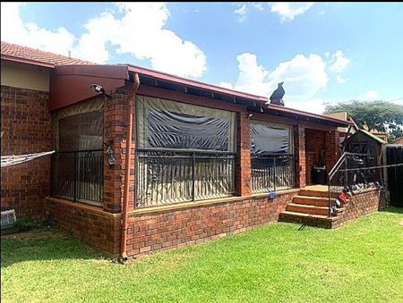 4 Bedroom Townhouse in Radiokop