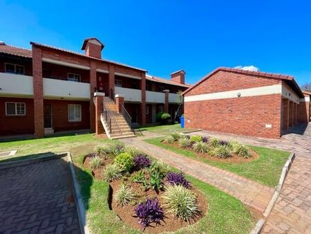 2 Bedroom Apartment in Mooikloof Ridge