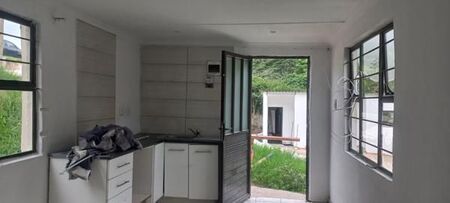 Bachelor apartment in Pinelands