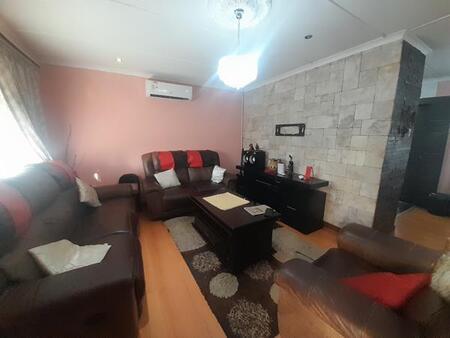 3 Bedroom Cluster in Berkshire Downs