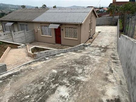 2 Bedroom House in Trenance Manor