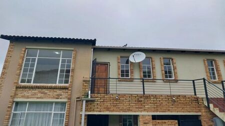 2 Bedroom townhouse - sectional to rent in Honeydew, Roodepoort
