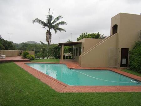 2 Bedroom Apartment in Manors