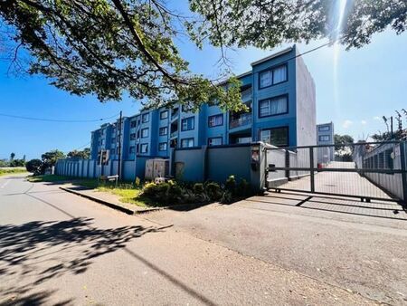 2 Bedroom Apartment in Athlone Park