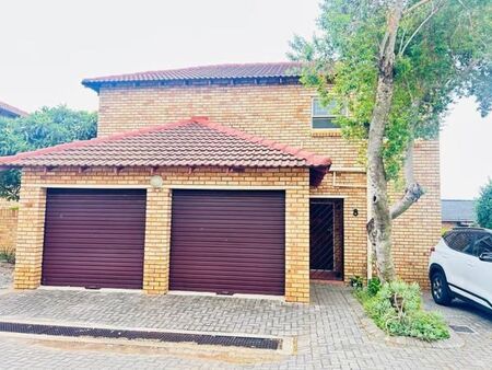 3 Bedroom Townhouse in Weltevreden Park