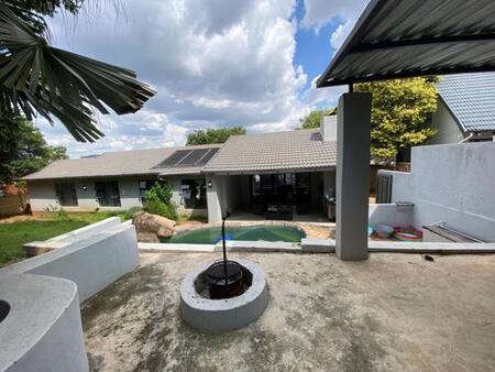 5 Bedroom House in Weltevreden Park