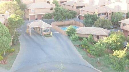 3 Bedroom Apartment in Paramount Estate