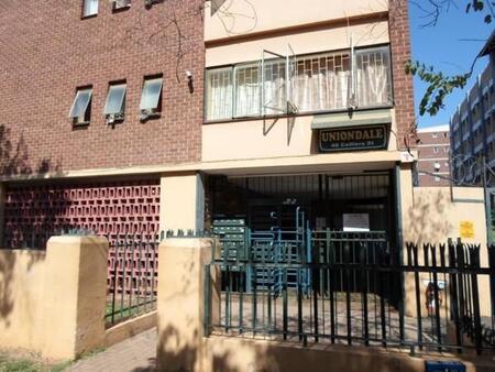 1.5 Bedroom Apartment in Sunnyside