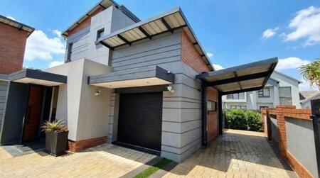 1 Bedroom Townhouse in Zambezi Country Estate