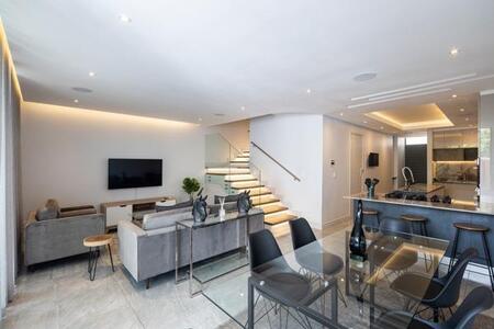 3 Bedroom Townhouse in Brooklyn