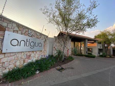 1 Bedroom Apartment in Bryanston