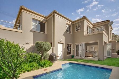 4 Bedroom House in River Club