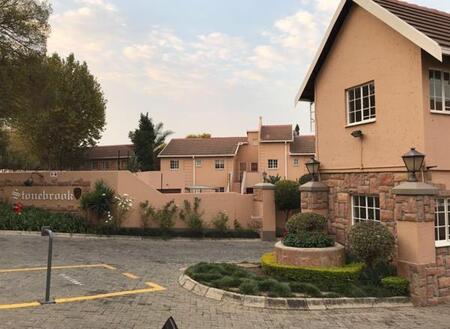 3 Bedroom Flat in Sunninghill