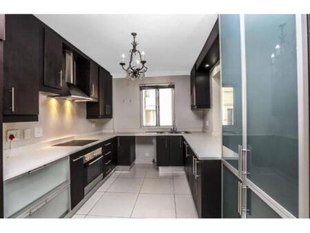 3 Bedroom Townhouse in Melrose