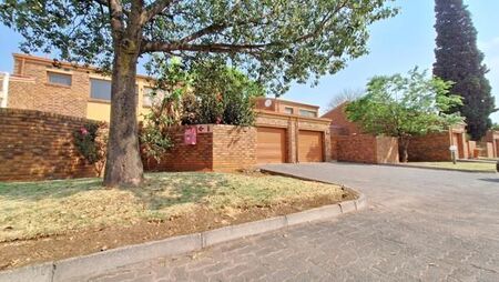 2 Bedroom Townhouse in Vanderbijlpark Ce