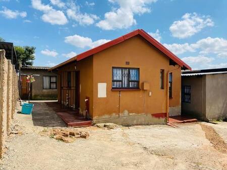 2 Bedroom House in Roodekop