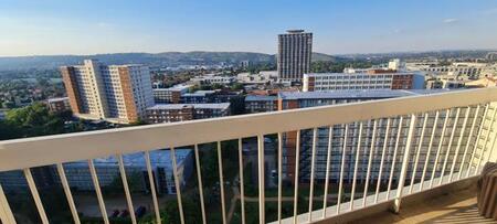 2 Bedroom Apartment in Bedford Gardens