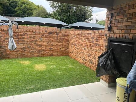 2 Bedroom Townhouse in Ravenswood