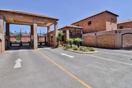 2 Bedroom Apartment in Ravenswood